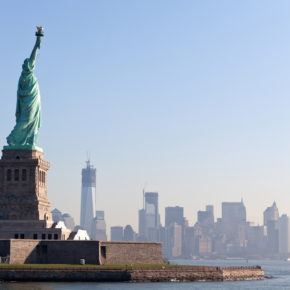 8 days New York City at a great 3* hotel with breakfast & flights only 3402 kr