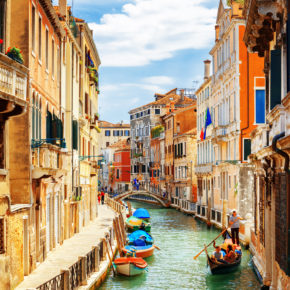 3 days to beautiful Venice at a TOP hotel, breakfast with flights only 553 DKK
